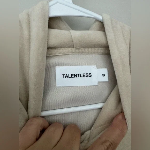 TALENTLESS Cream Hoodie size S - Picture 6 of 7